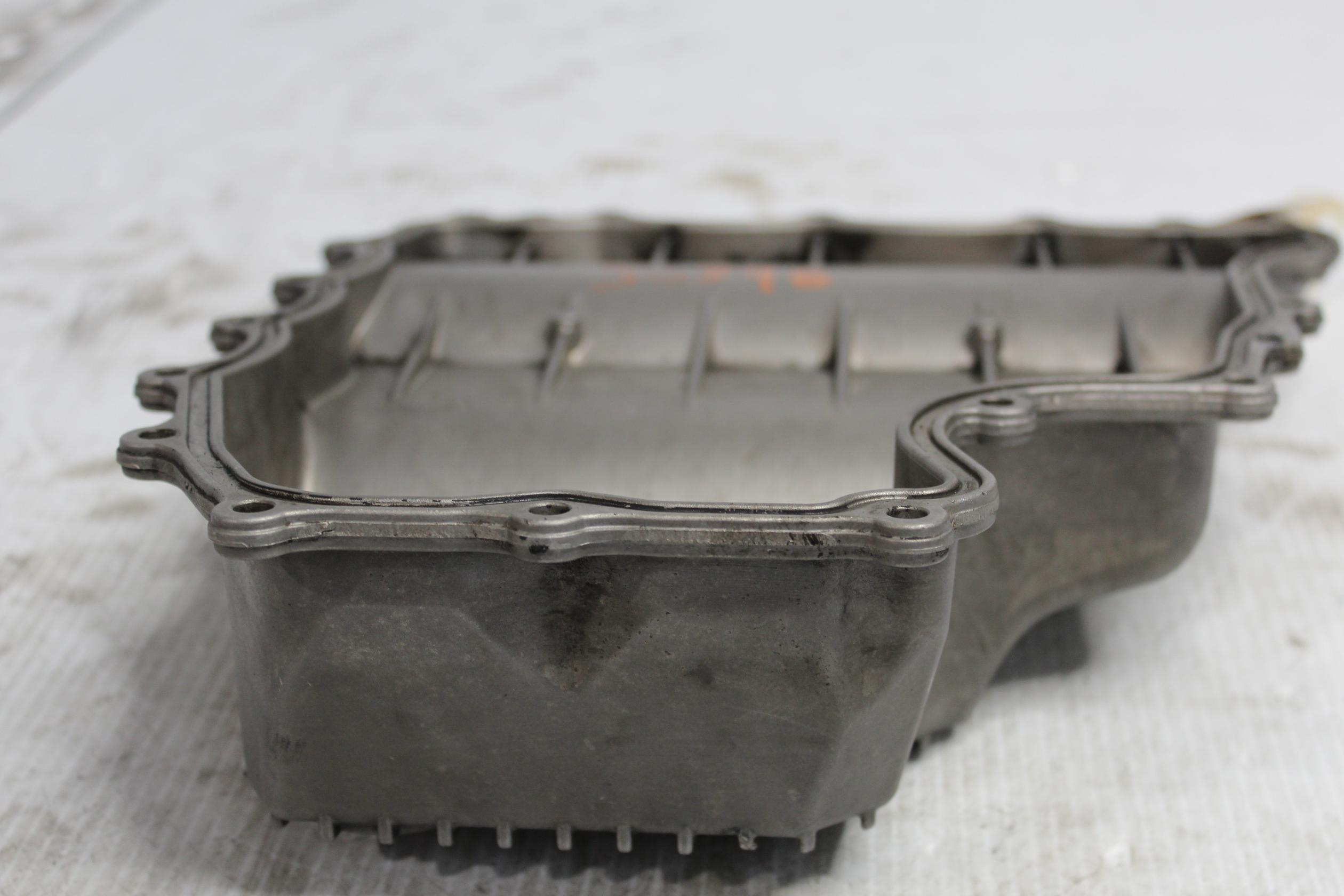 Porsche 955 957 Cayenne Turbo 4.8L Lower Engine Oil Sump 95532102501 - Image 4