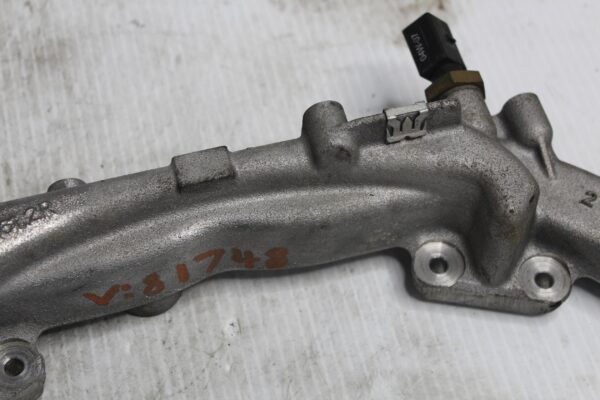 Porsche 957 Cayenne Turbo Engine Coolant Manifold Pipe 9481061612R, 94810606103, 94810606104