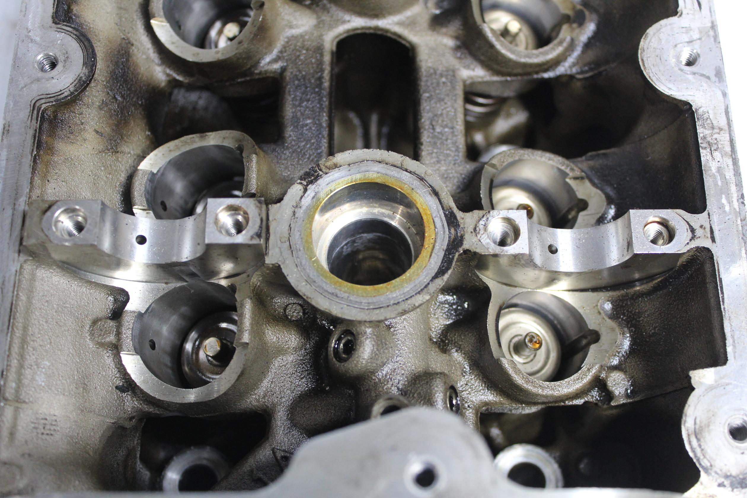 Porsche 957 Cayenne 4.8L GTS Turbo RH 1-4 Cylinder Head 94810401556, 9481041053R - Image 4
