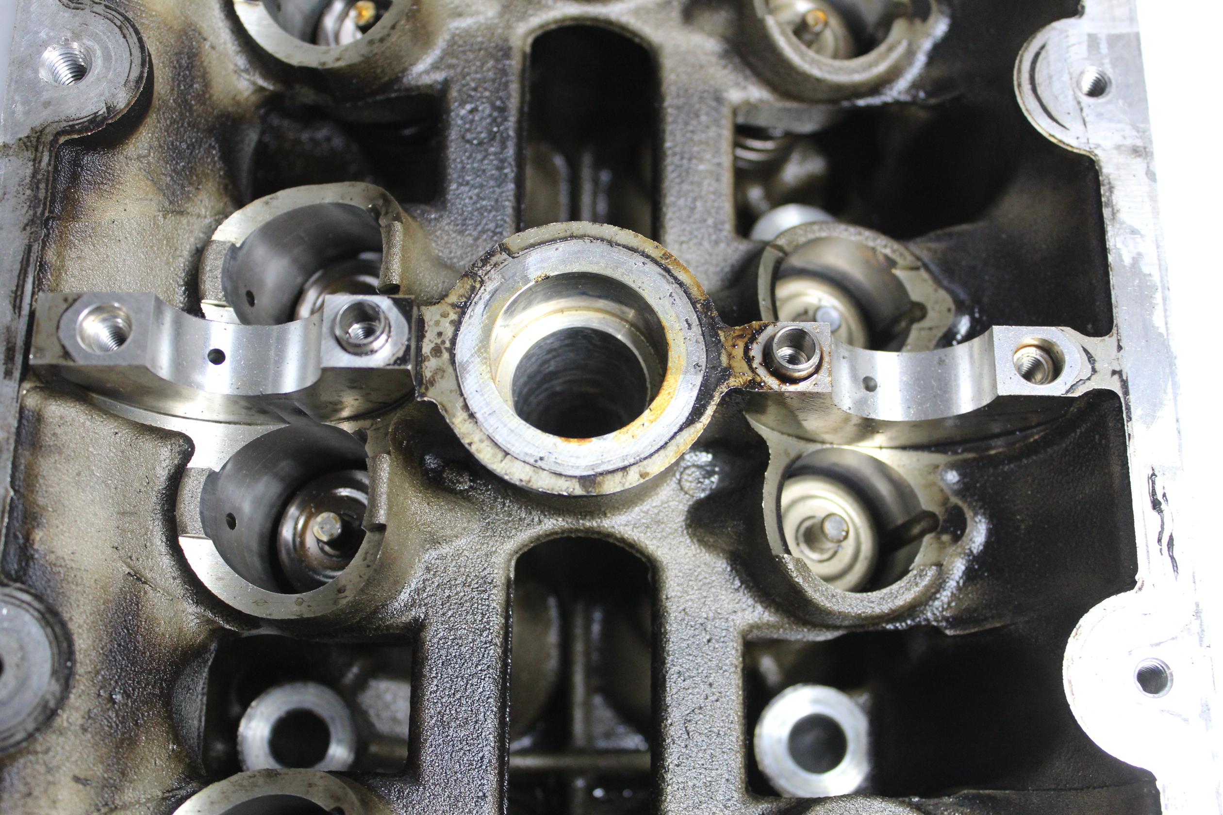 Porsche 957 Cayenne 4.8L GTS Turbo RH 1-4 Cylinder Head 94810401556, 9481041053R - Image 5