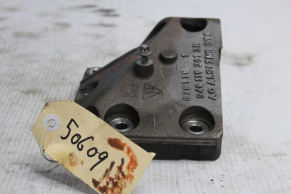 Porsche 957 Cayenne Turbo Right Engine Mount Support Bracket 94811520103, 9481152012