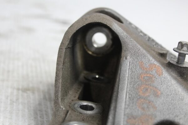 Porsche 957 Cayenne Turbo Right Engine Mount Support Bracket 94811520103, 9481152012