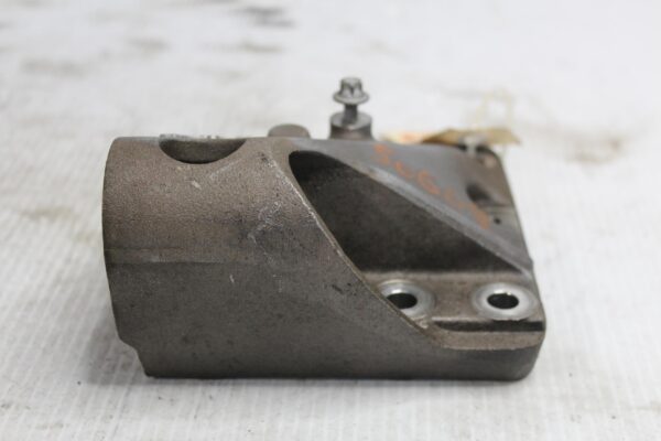 Porsche 957 Cayenne Turbo Right Engine Mount Support Bracket 94811520103, 9481152012