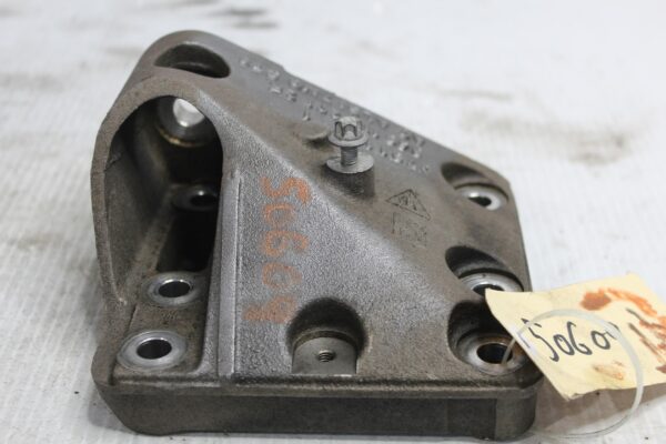 Porsche 957 Cayenne Turbo Right Engine Mount Support Bracket 94811520103, 9481152012