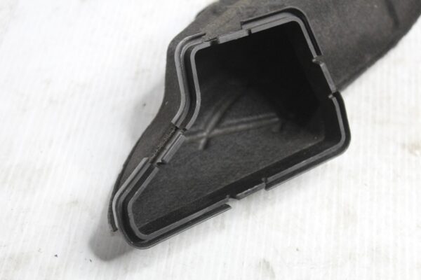 Land Rover L550 Air Intake Hose Pipe Duct LR072149