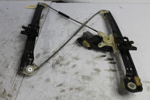 Range Rover L494 Sport Front Right Window Regulator Motor LR057338, LR153951