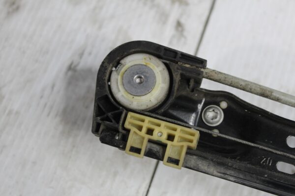 Range Rover L494 Sport Front Right Window Regulator Motor LR057338, LR153951