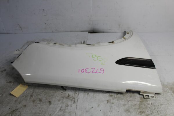 Land Rover L550 Discovery Sport RH Right Fender Wing Guard WHITE LR061383