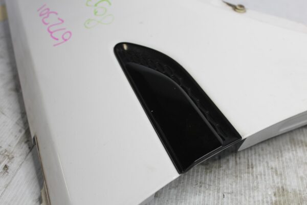 Land Rover L550 Discovery Sport RH Right Fender Wing Guard WHITE LR061383