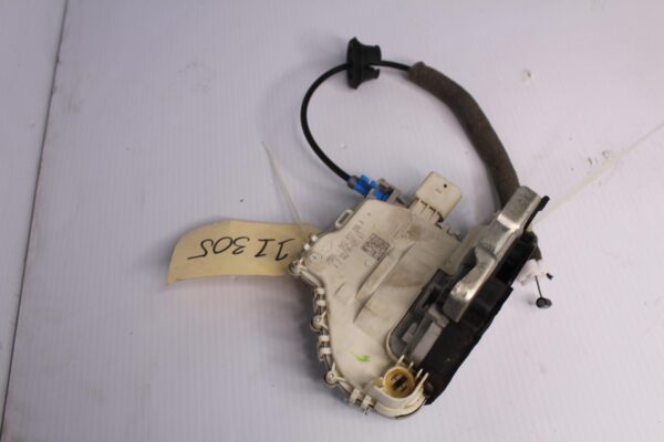 Audi 8V A3 RH Right Front Door Lock Actuator Mechanism 8X2837016A, 8X2837016C