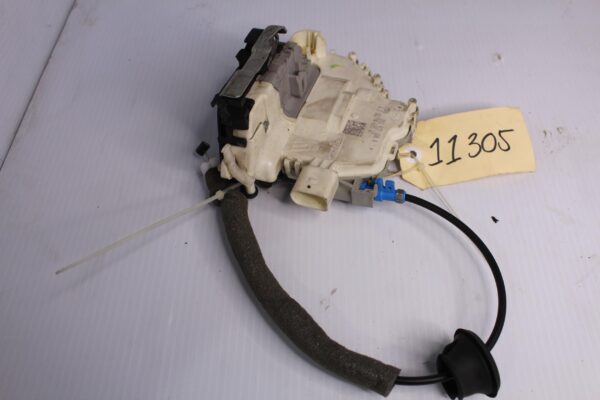 Audi 8V A3 RH Right Front Door Lock Actuator Mechanism 8X2837016A, 8X2837016C
