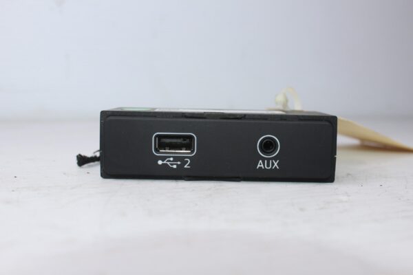 Audi 8W FY A5 Q5 SQ5 External Audio USB AUX Port 8W0035708