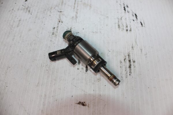 Audi 8V RS3 DAZA DNWA 2.5L TFSI Fuel Injector 07K906036G, 07K906036N
