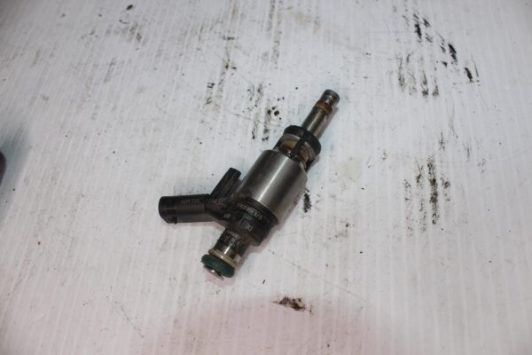 Audi 8V RS3 DAZA DNWA 2.5L TFSI Fuel Injector 07K906036G, 07K906036N