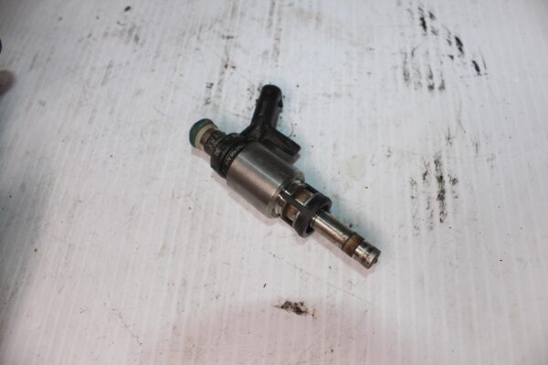 Audi 8V RS3 DAZA DNWA 2.5L TFSI Fuel Injector 07K906036G, 07K906036N