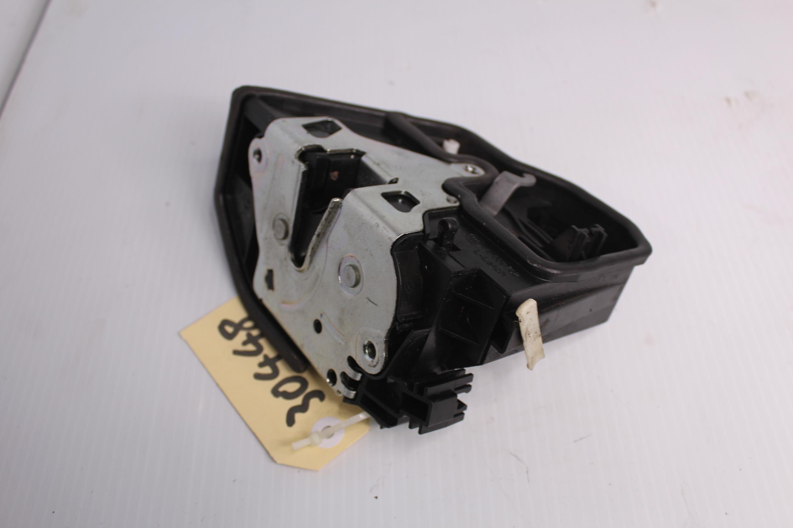 BMW F80 F30 M3 3 Series LHF Left Rear Door Lock Actuator 51227202147, 7202147 - Image 4