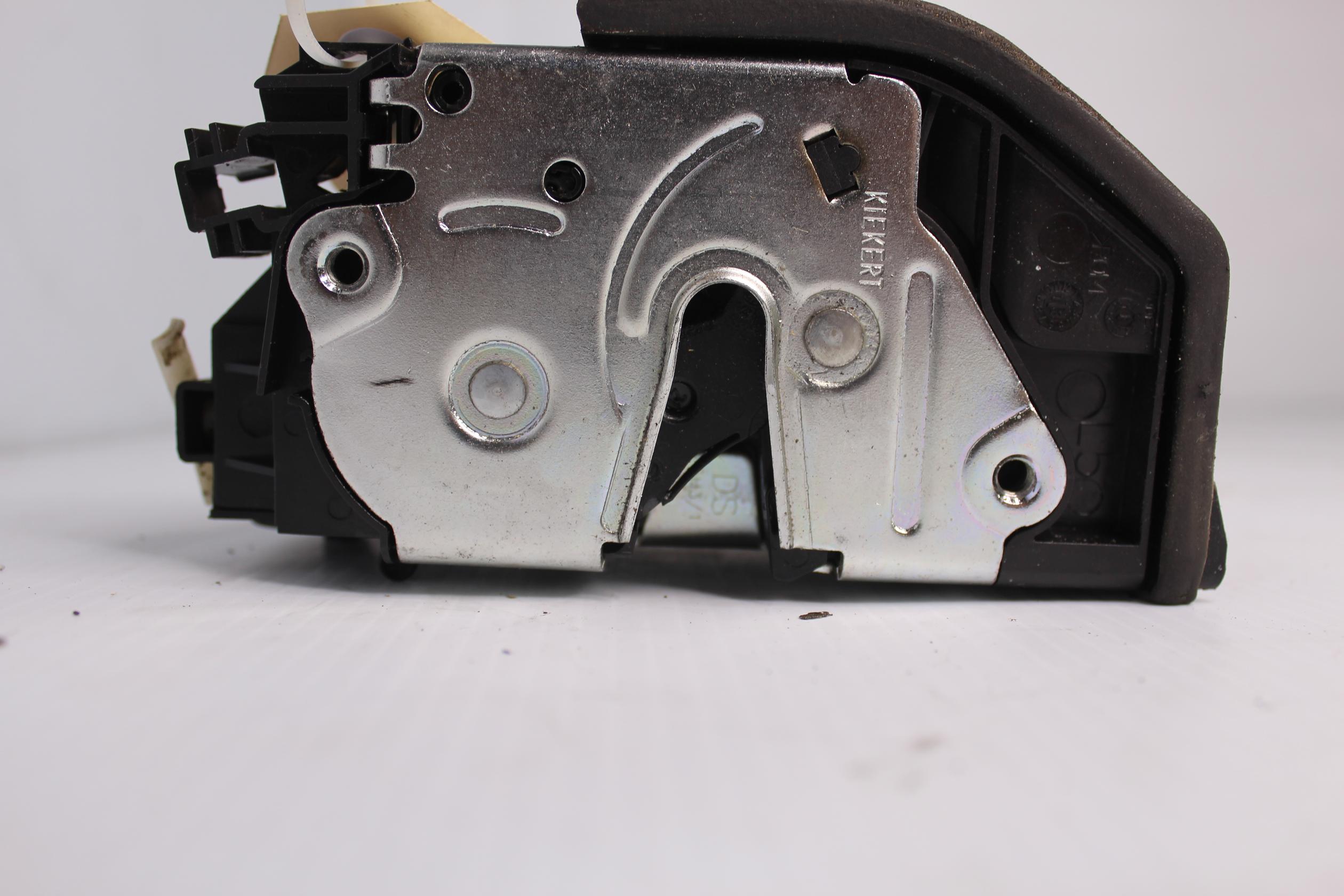BMW F80 F30 M3 3 Series LHF Left Rear Door Lock Actuator 51227202147, 7202147 - Image 5