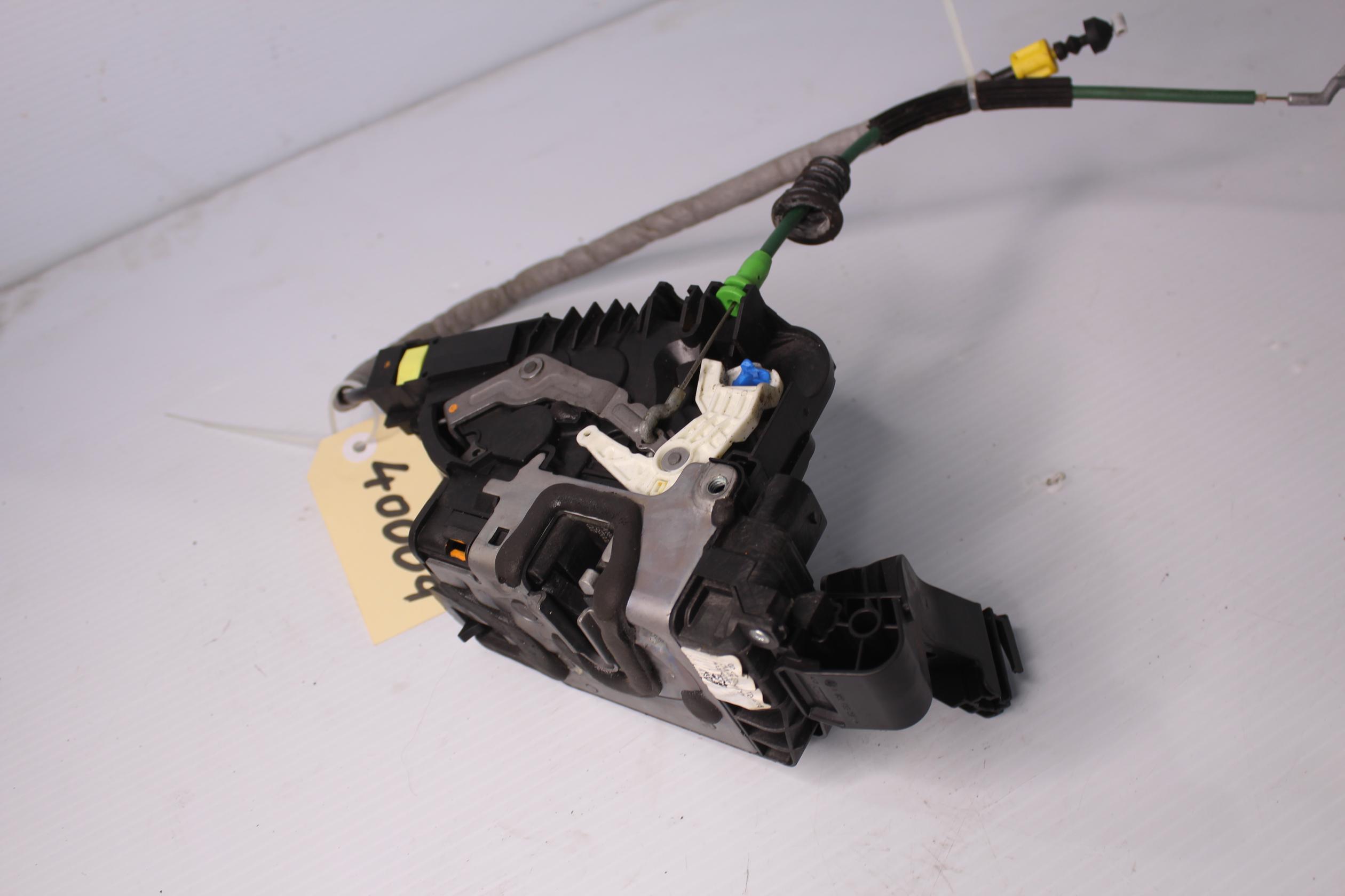 Mercedes Benz W205 C Class Rear Right Door Lock Actuator A2220064099 - Image 2