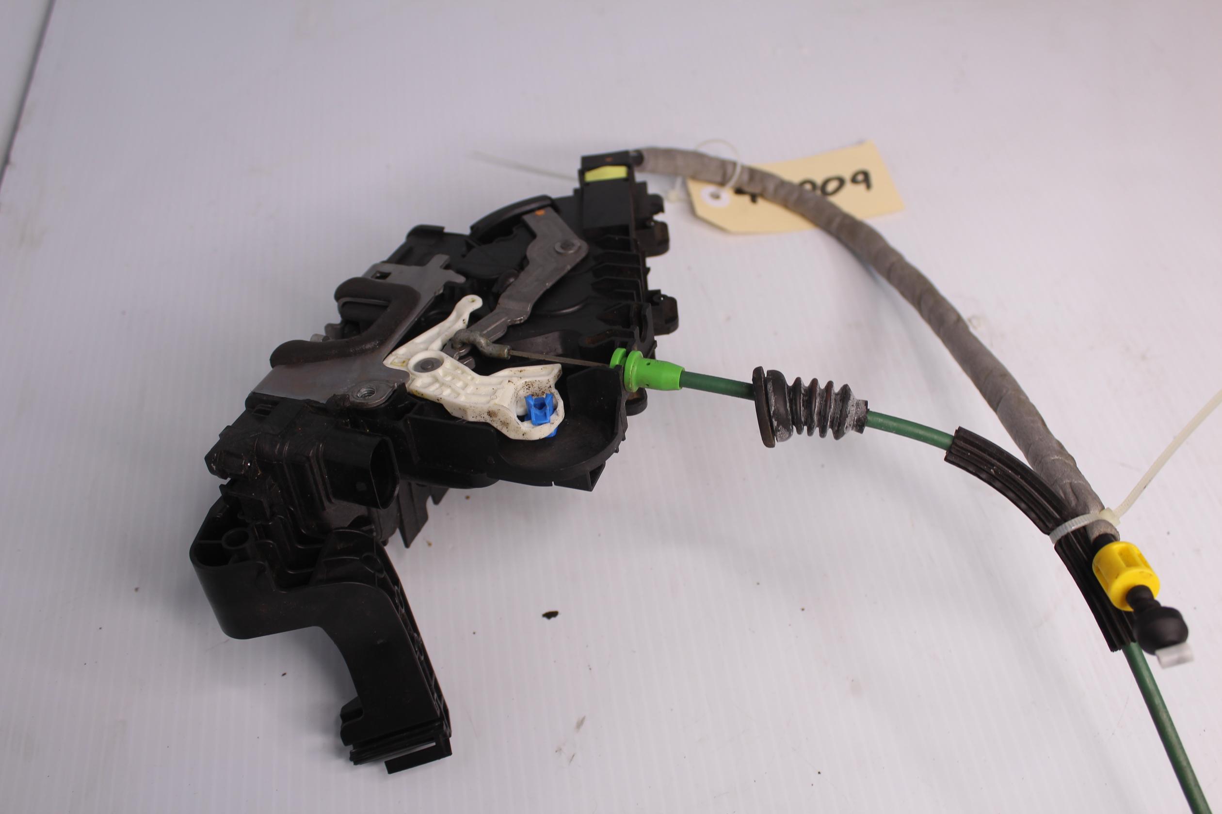 Mercedes Benz W205 C Class Rear Right Door Lock Actuator A2220064099 - Image 4