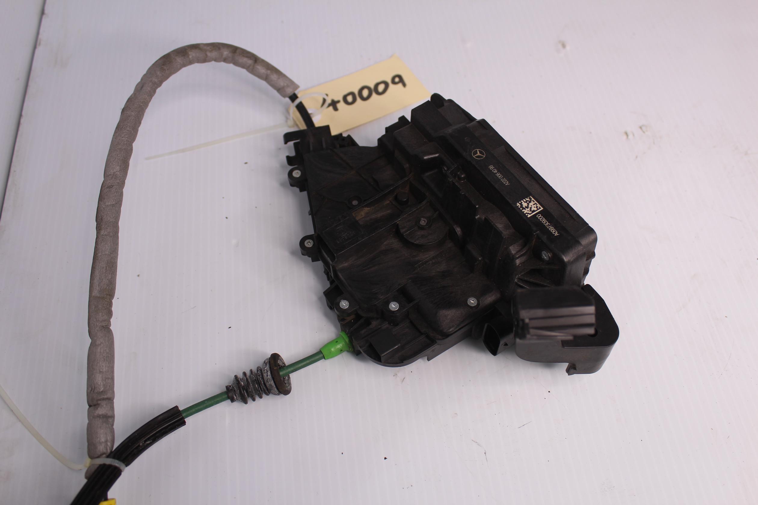 Mercedes Benz W205 C Class Rear Right Door Lock Actuator A2220064099 - Image 5