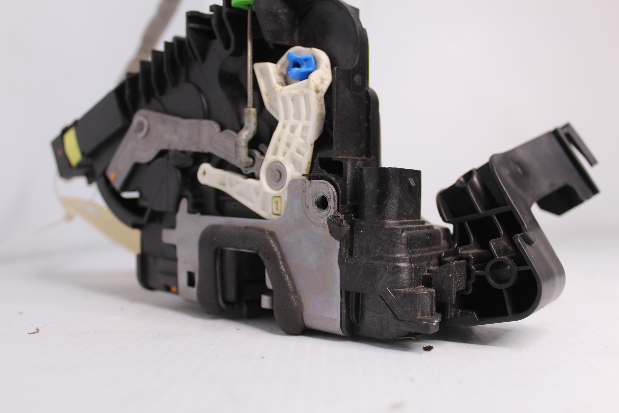 Mercedes Benz W205 C Class Rear Right Door Lock Actuator A2220064099 - Image 9