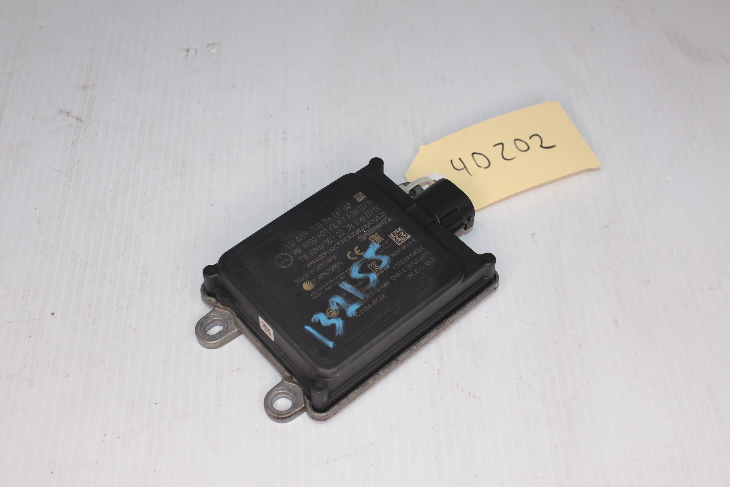 Mercedes Benz W205 W213 C E Class Distronic Radar Control Unit A0009007913, A0009002839 - Image 2