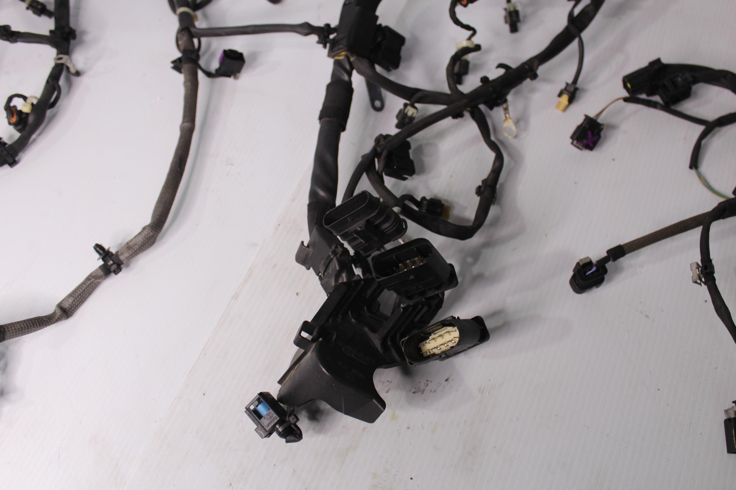 Mercedes Benz W205 C63s S2 AMG M177 Engine Wiring Harness A1771509600 - Image 7