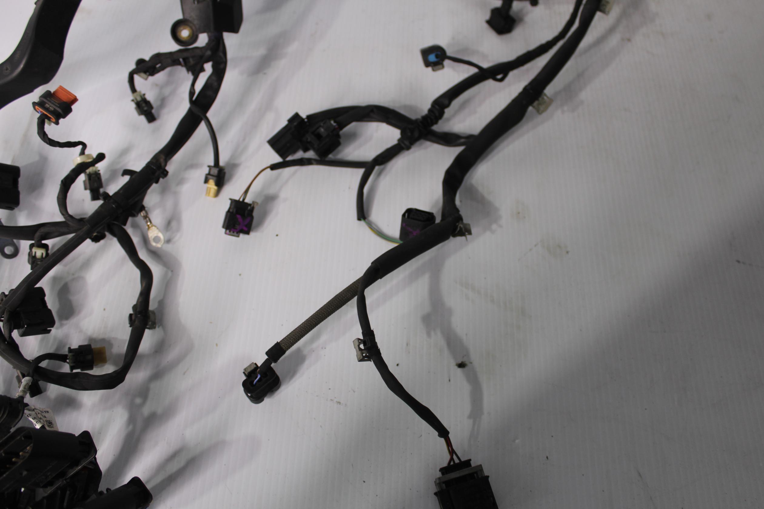 Mercedes Benz W205 C63s S2 AMG M177 Engine Wiring Harness A1771509600 - Image 9