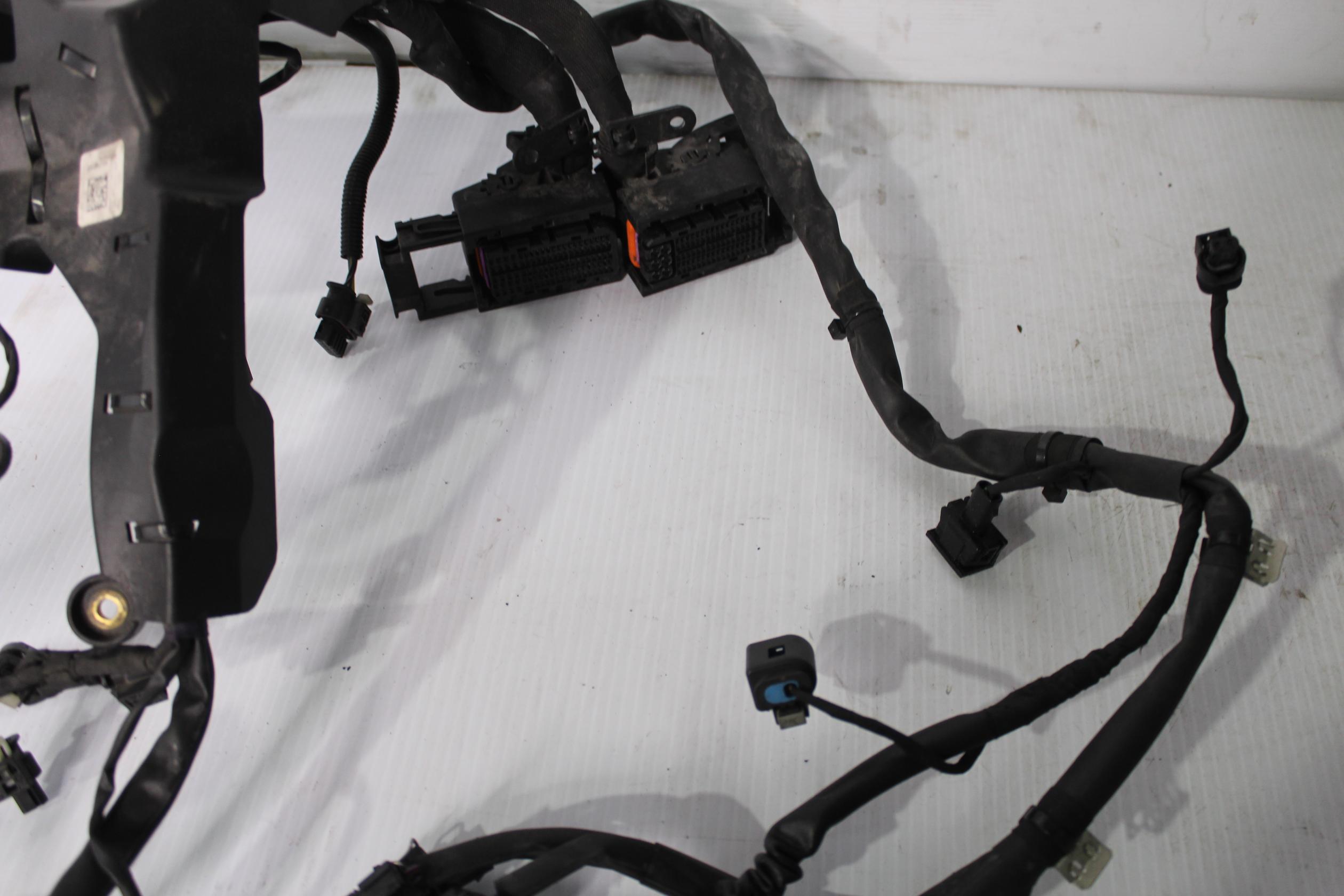 Mercedes Benz W205 C63s S2 AMG M177 Engine Wiring Harness A1771509600 - Image 10