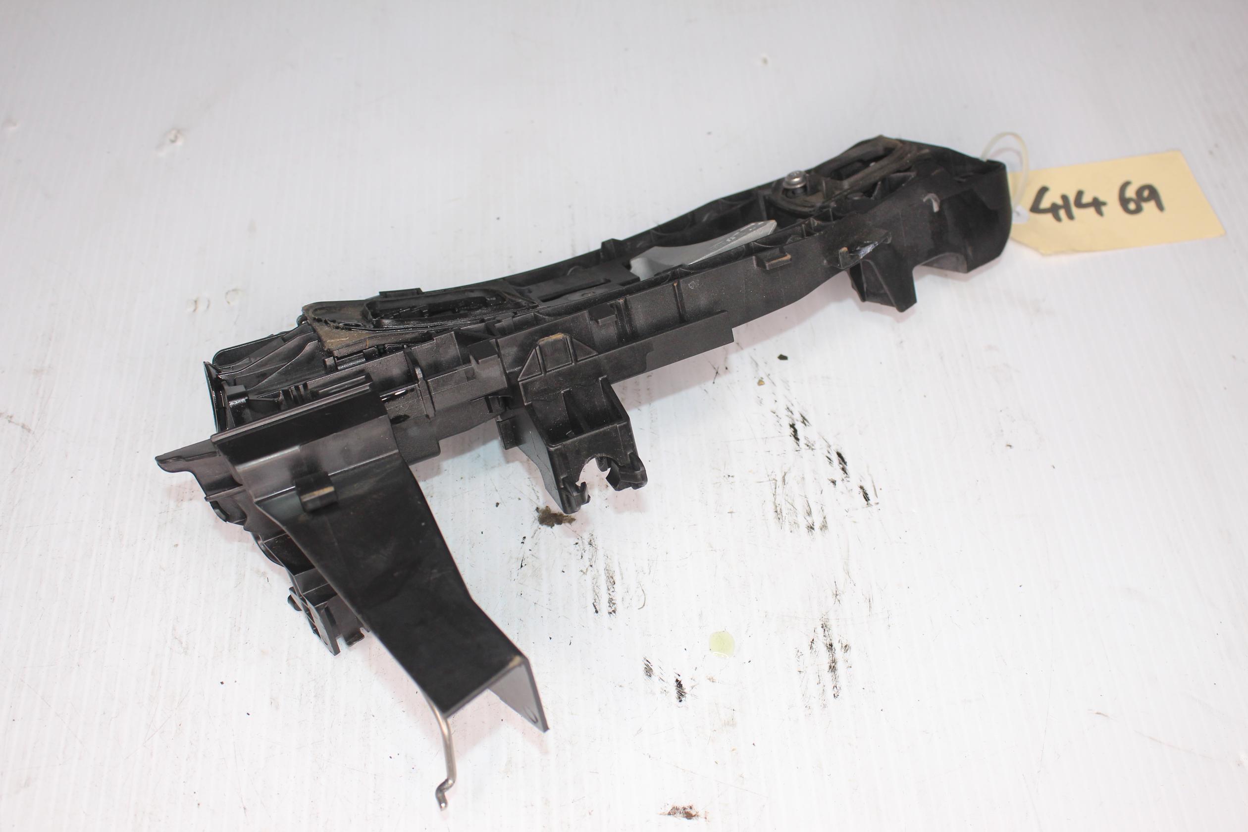 Mercedes Benz W177 Front Right Door Handle Carrier A0997602002 - Image 7