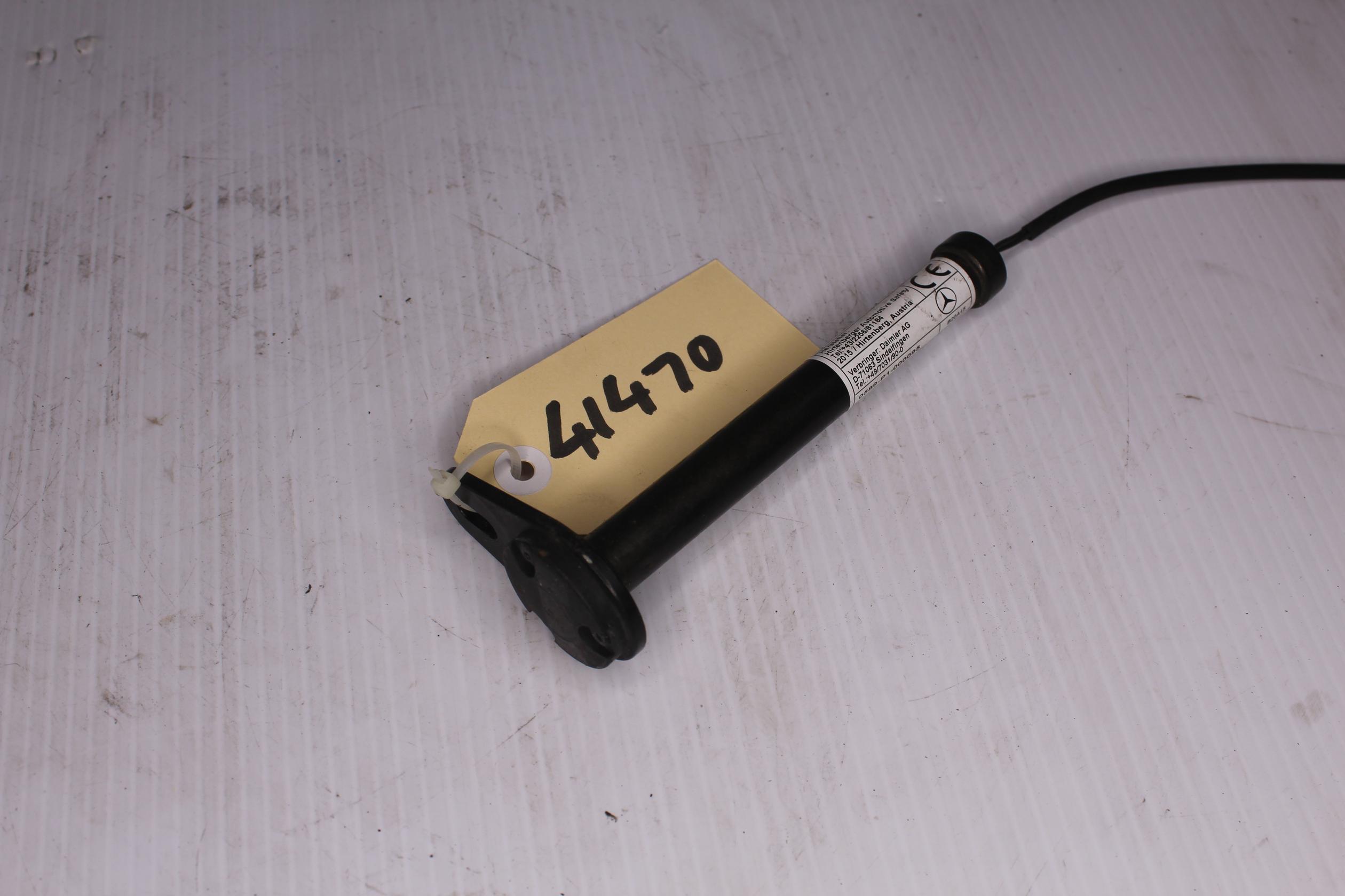 Mercedes Benz W222 S Class Bonnet Popper Actuator A2228870010 - Image 2