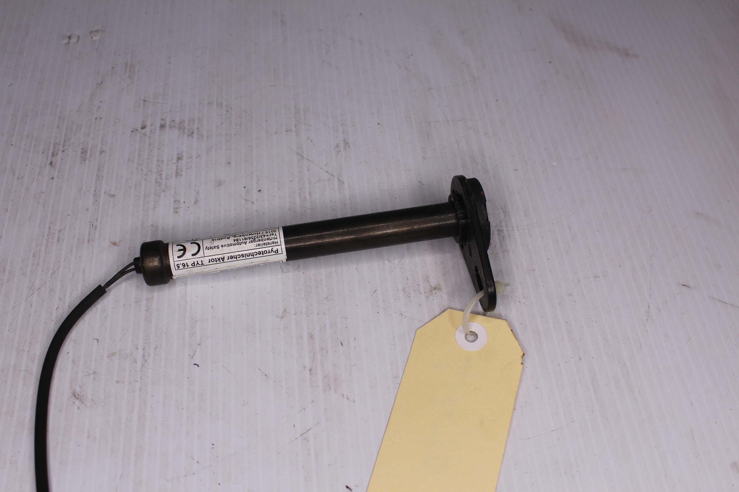 Mercedes Benz W222 S Class Bonnet Popper Actuator A2228870010 - Image 3