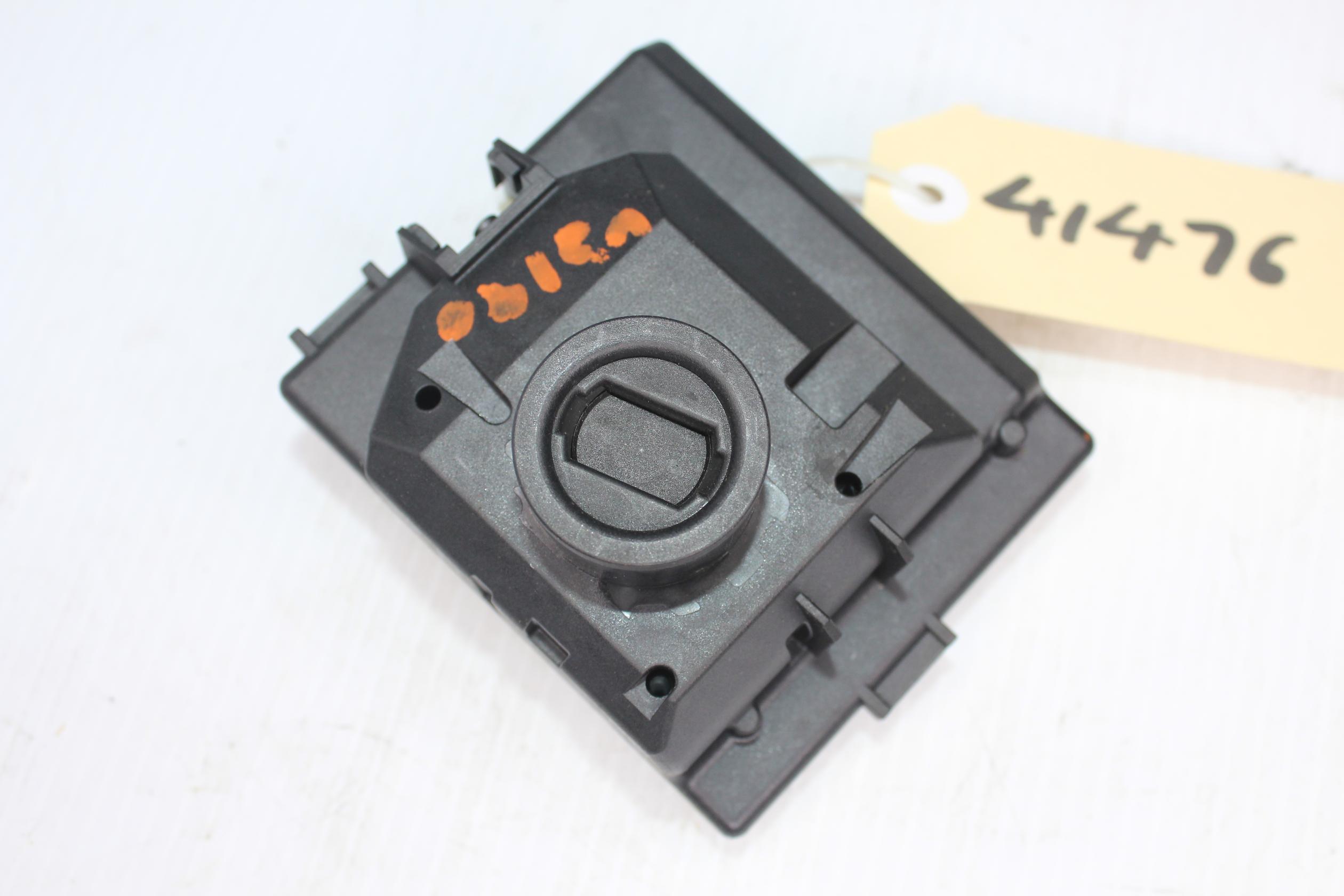 Mercedes Benz W222 S Class Ignition Switch Barrel A2229003409 - Image 2