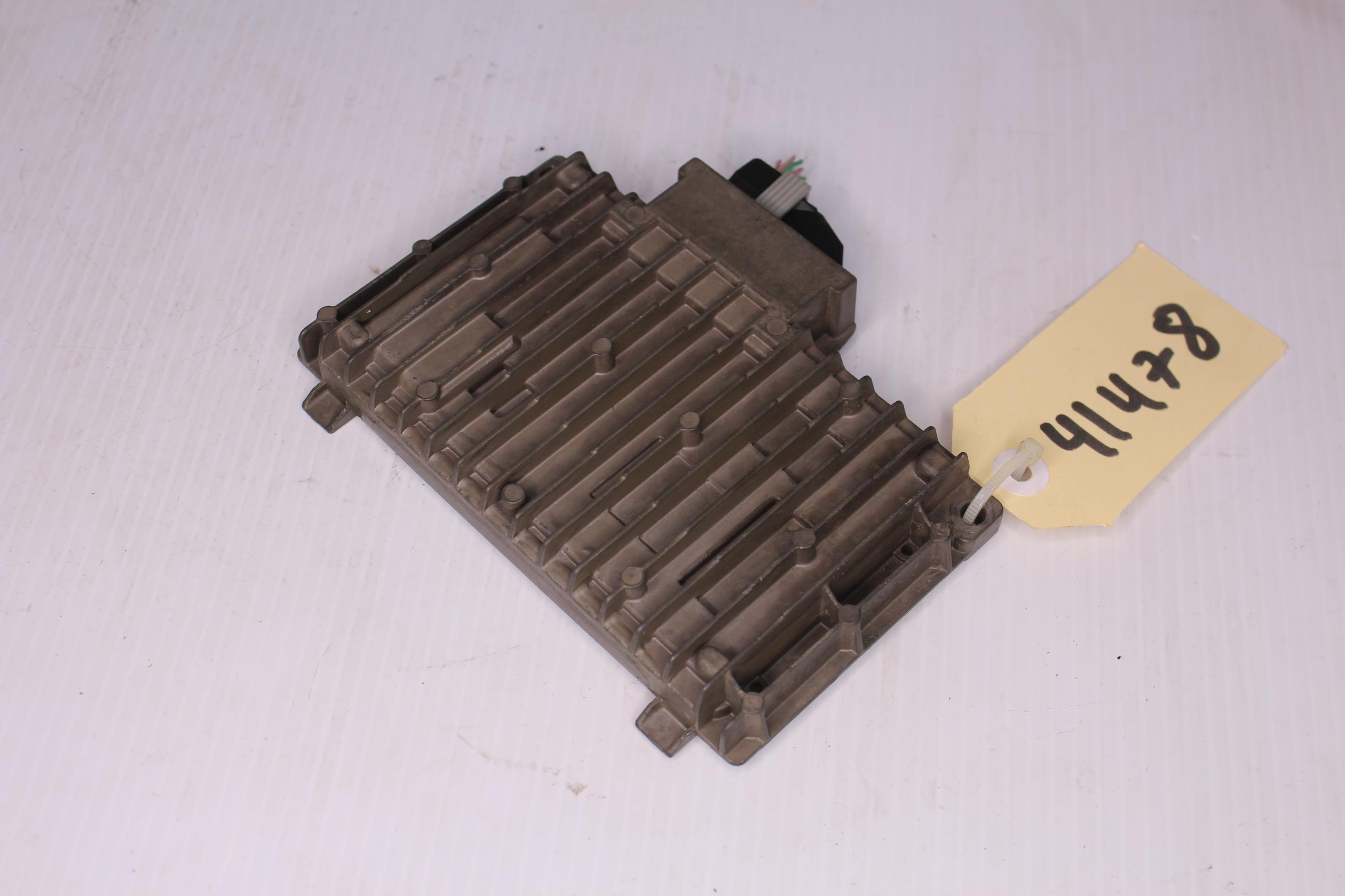 Mercedes Benz W213 W238 Distronic Radar Control Unit A2139006527 - Image 3