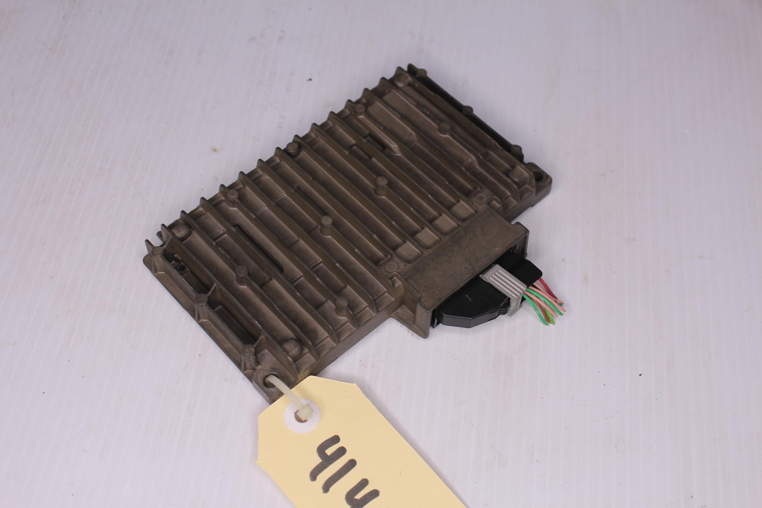 Mercedes Benz W213 W238 Distronic Radar Control Unit A2139006527 - Image 4