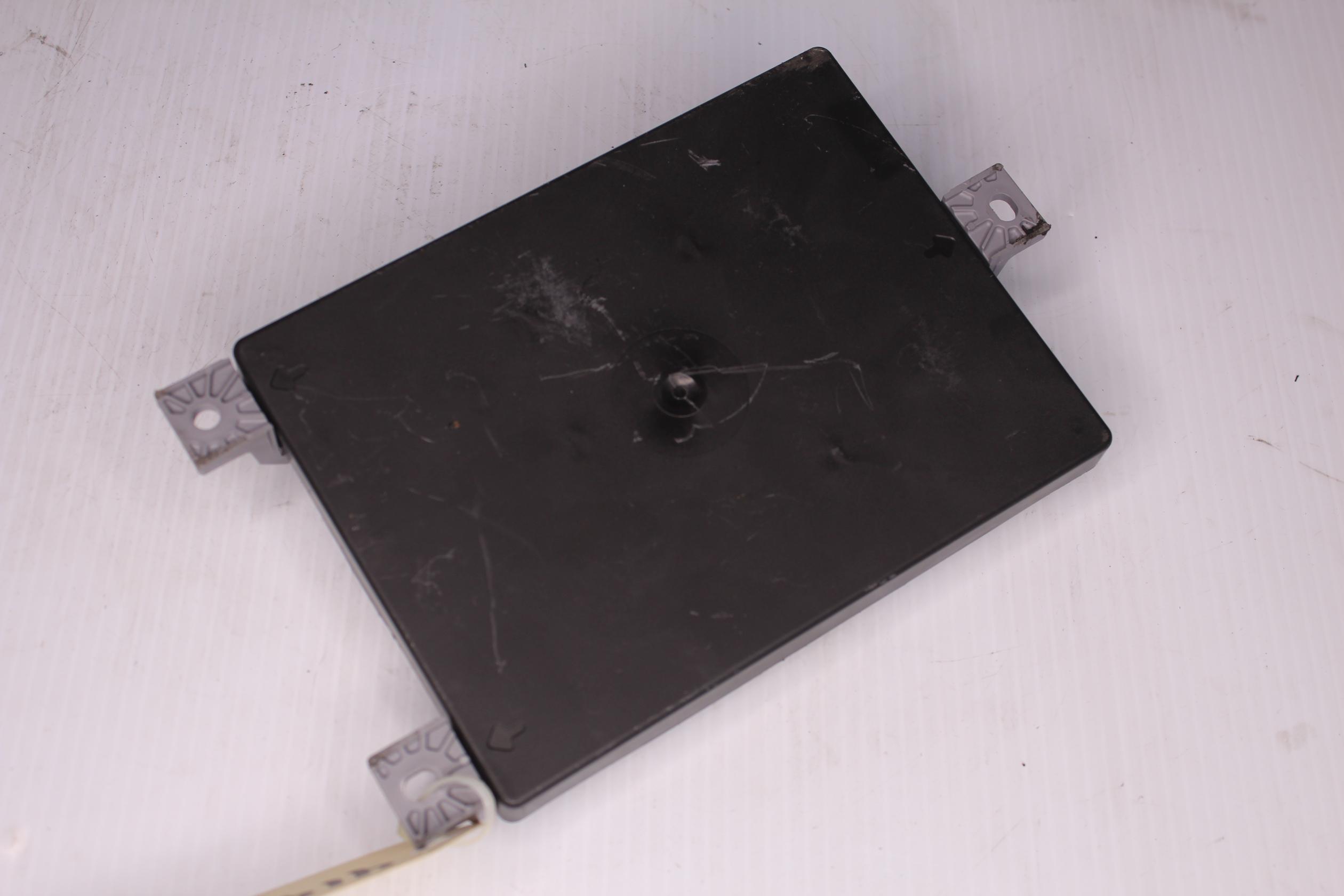 Mercedes Benz W238 W213 E300 Rear SAM Signal Acquisition Module A2139003326 - Image 5