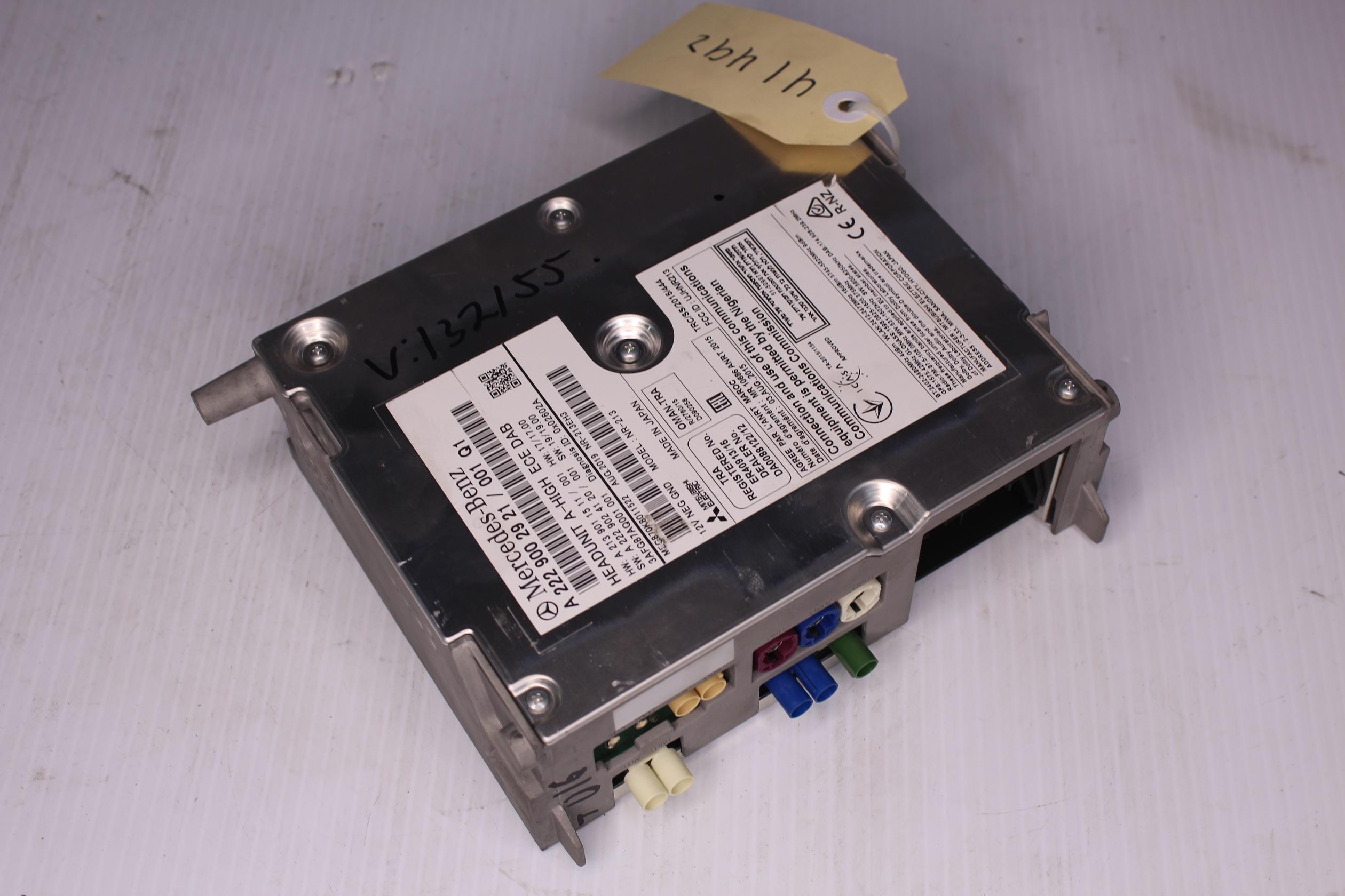 Mercedes Benz W213 W238 E Class Radio Headunit Control Unit A2229002921, A2229001022 - Image 3