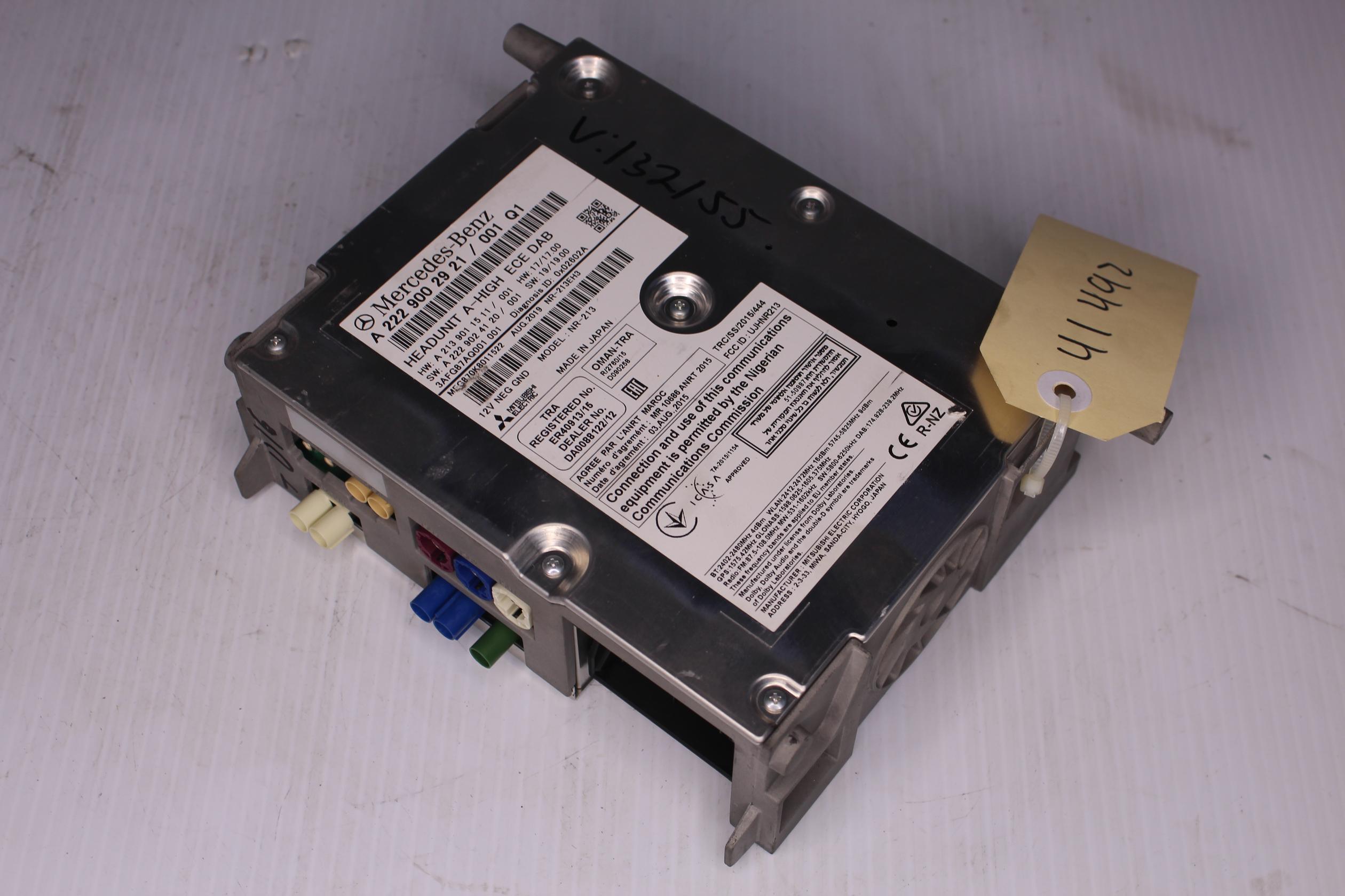 Mercedes Benz W213 W238 E Class Radio Headunit Control Unit A2229002921, A2229001022 - Image 4