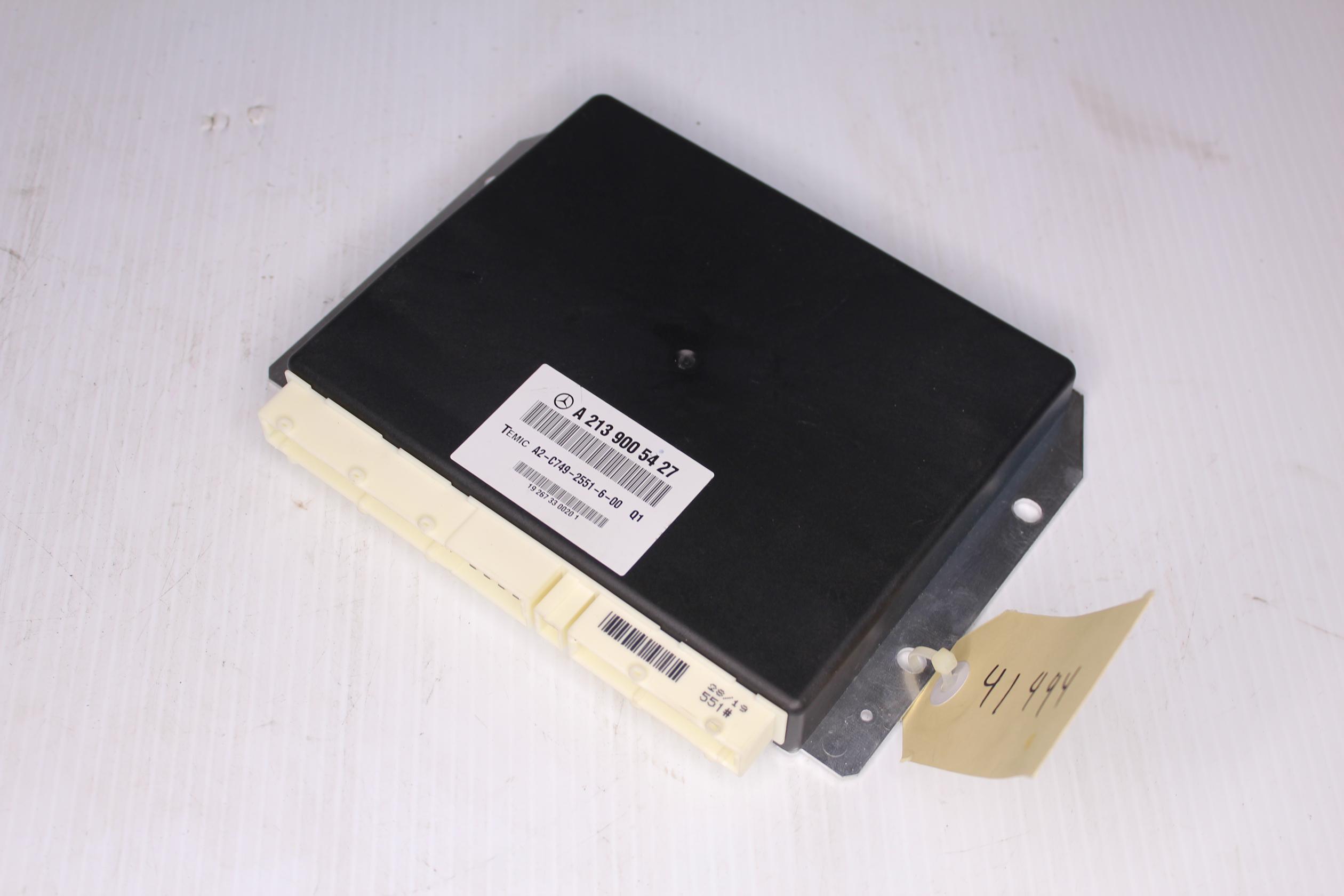 Mercedes Benz W213 W238 E Class Suspension Control Unit A2139005427, A2139001426 - Image 3