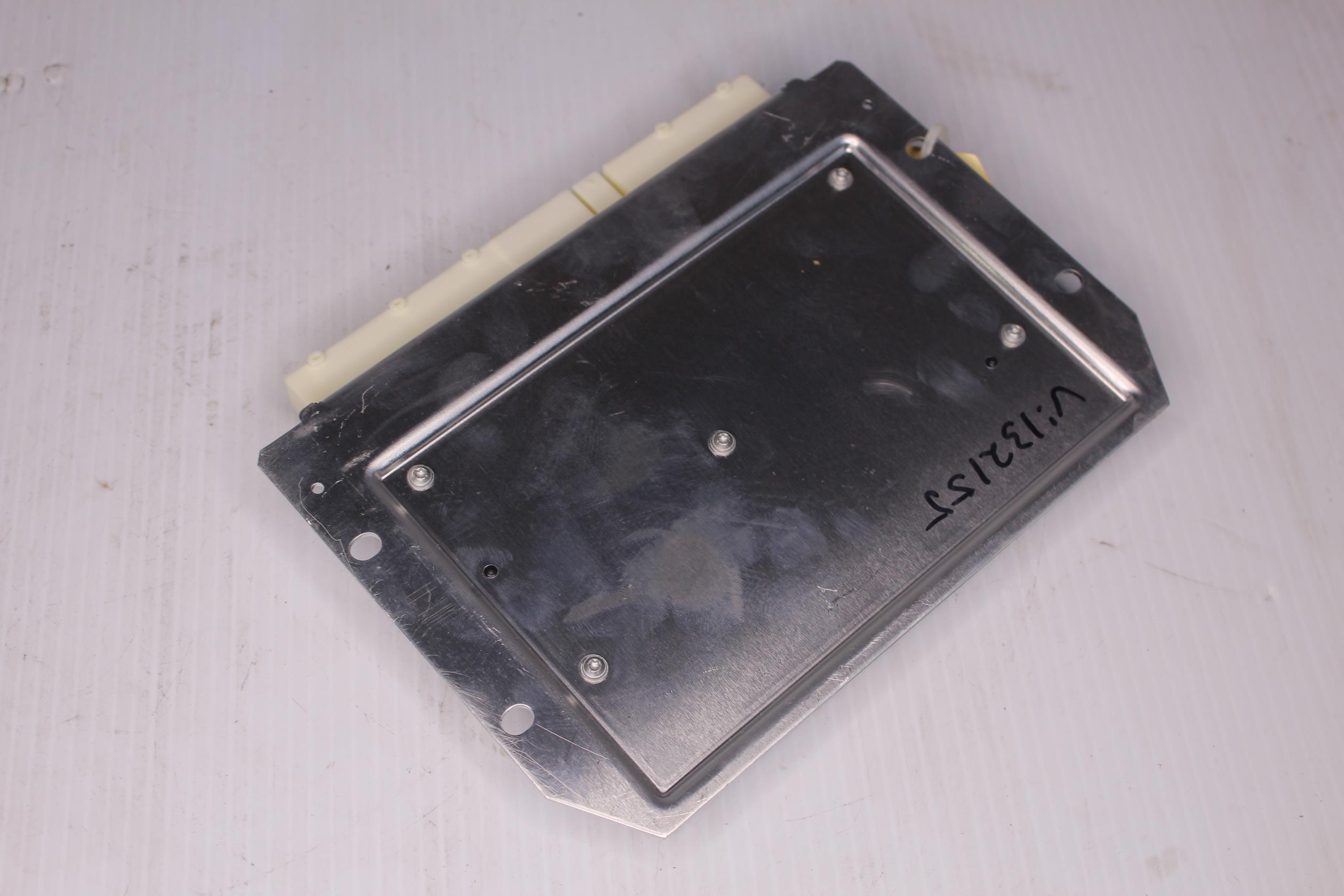 Mercedes Benz W213 W238 E Class Suspension Control Unit A2139005427, A2139001426 - Image 6