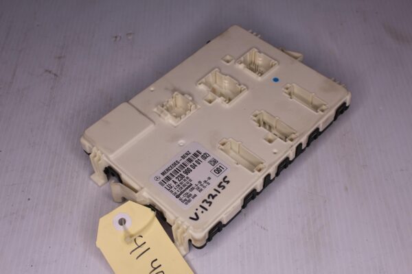 Mercedes Benz W238 E Class E300 Window Lifter Control Unit A2389000401