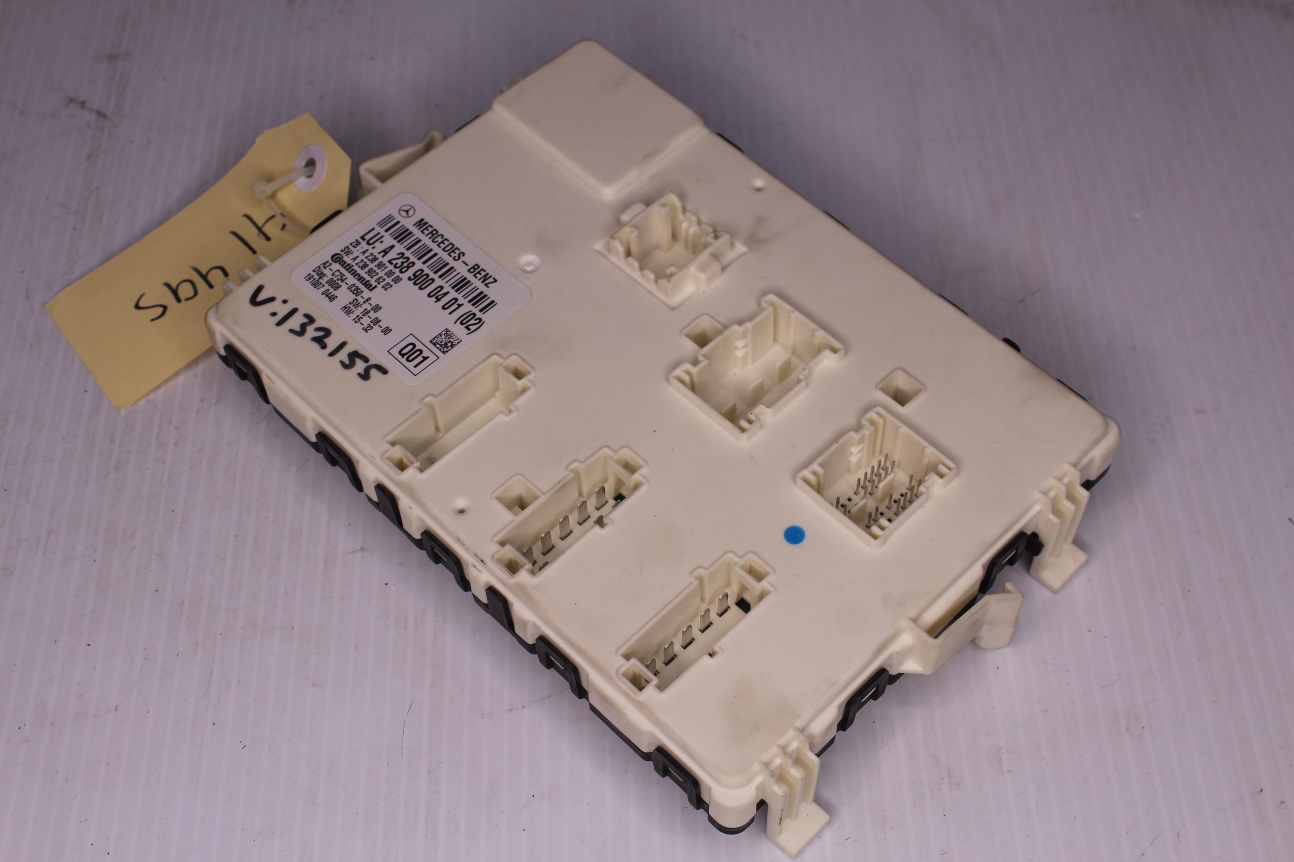 Mercedes Benz W238 E Class E300 Window Lifter Control Unit A2389000401 - Image 3