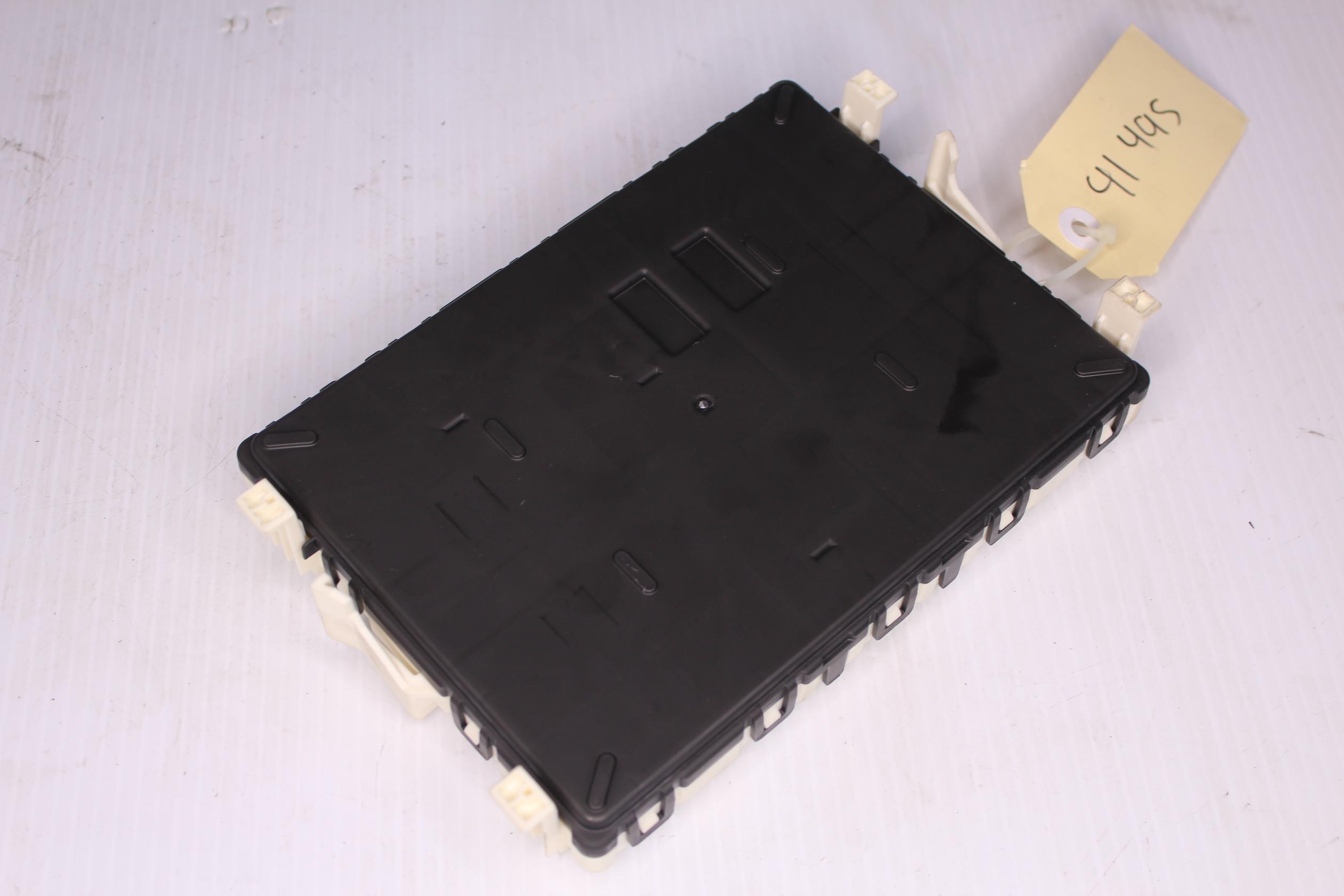 Mercedes Benz W238 E Class E300 Window Lifter Control Unit A2389000401 - Image 6