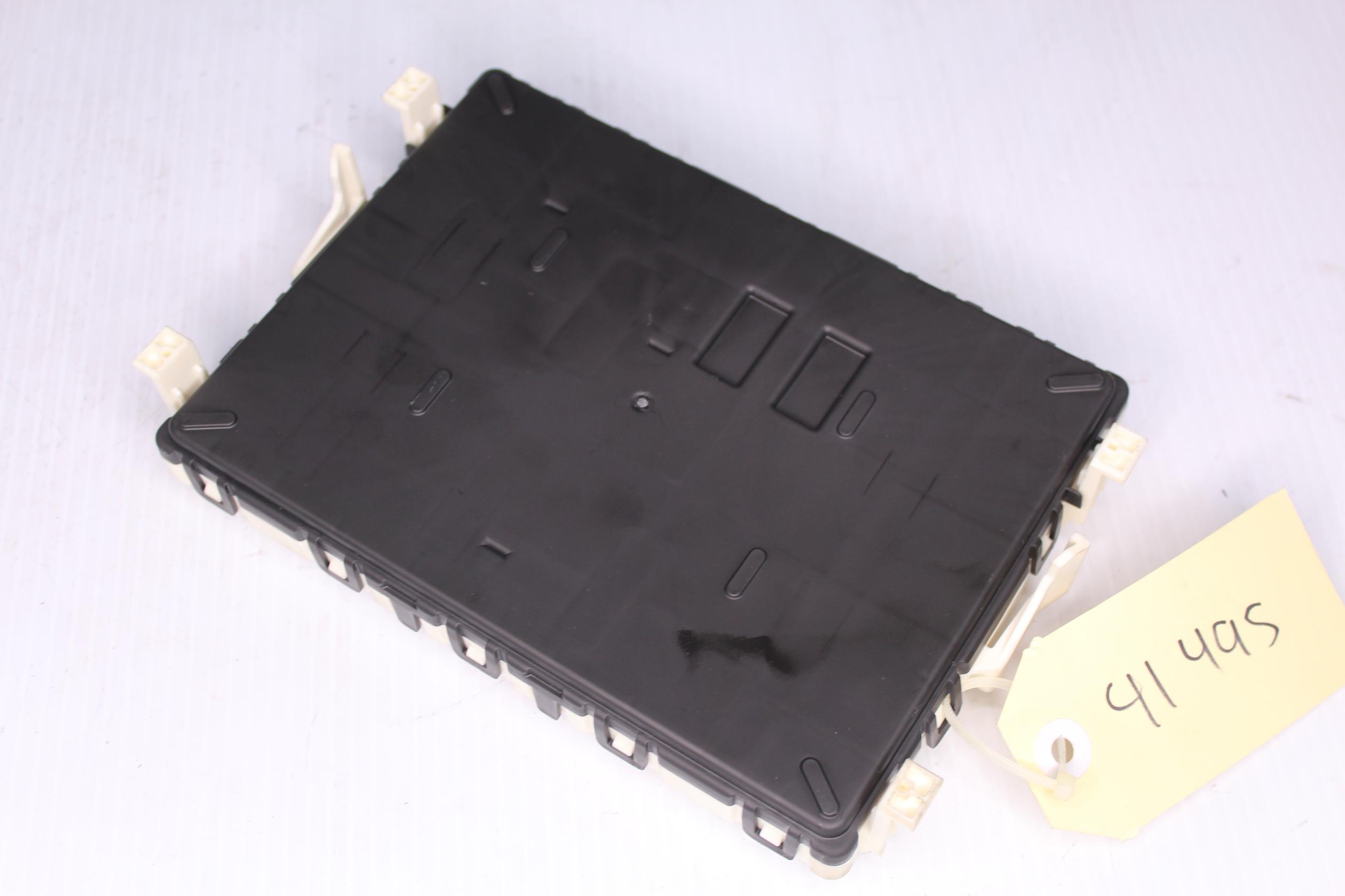 Mercedes Benz W238 E Class E300 Window Lifter Control Unit A2389000401 - Image 7