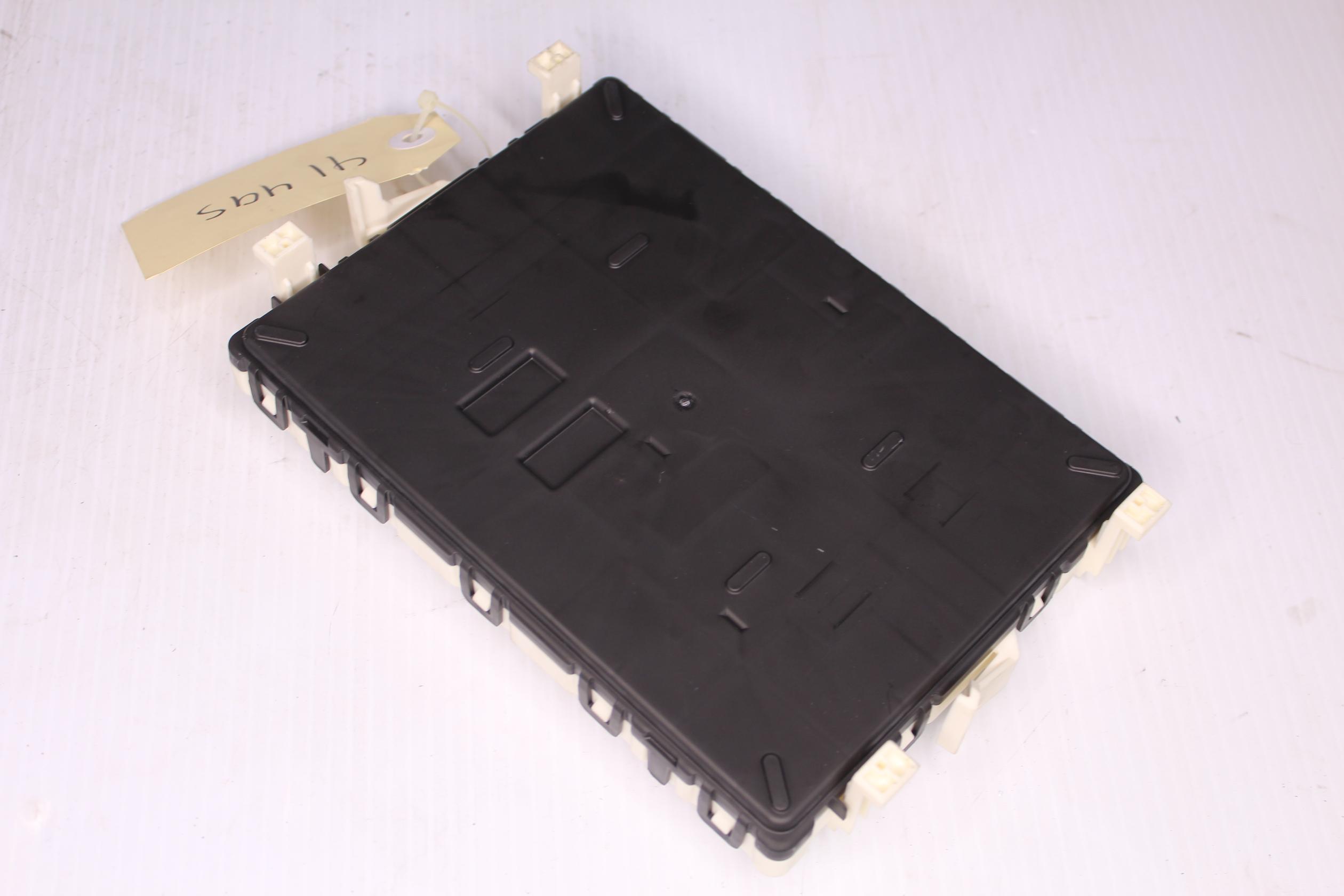 Mercedes Benz W238 E Class E300 Window Lifter Control Unit A2389000401 - Image 9