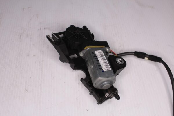 Mercedes Benz W205 W238 Coupe Seat Belt Feeder Motor A2058600182