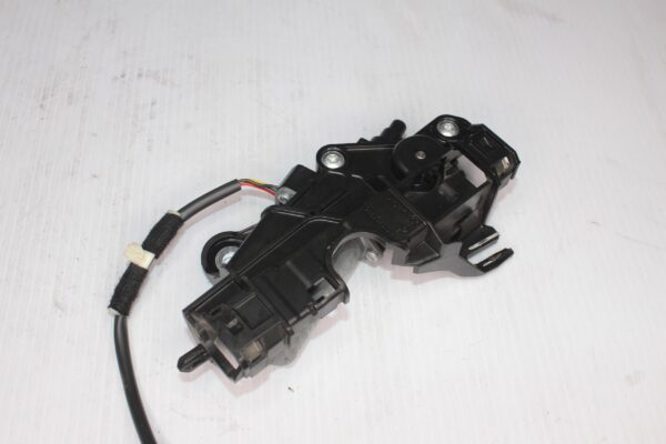 Mercedes Benz W205 W238 Coupe Seat Belt Feeder Motor A2058600182