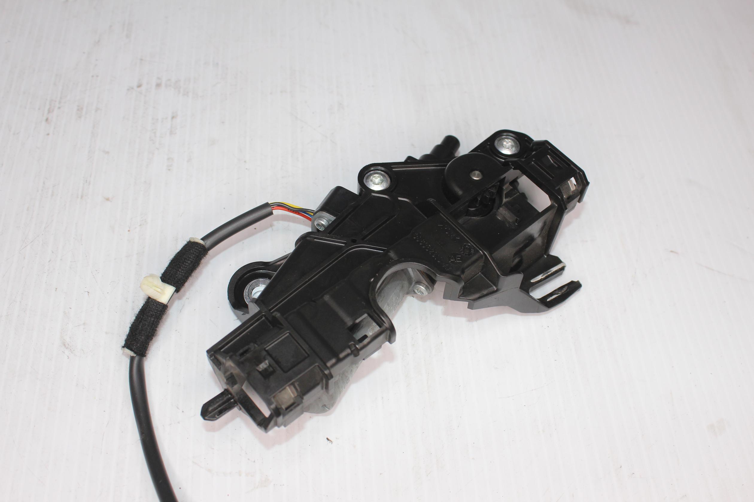 Mercedes Benz W205 W238 Coupe Seat Belt Feeder Motor A2058600182 - Image 5