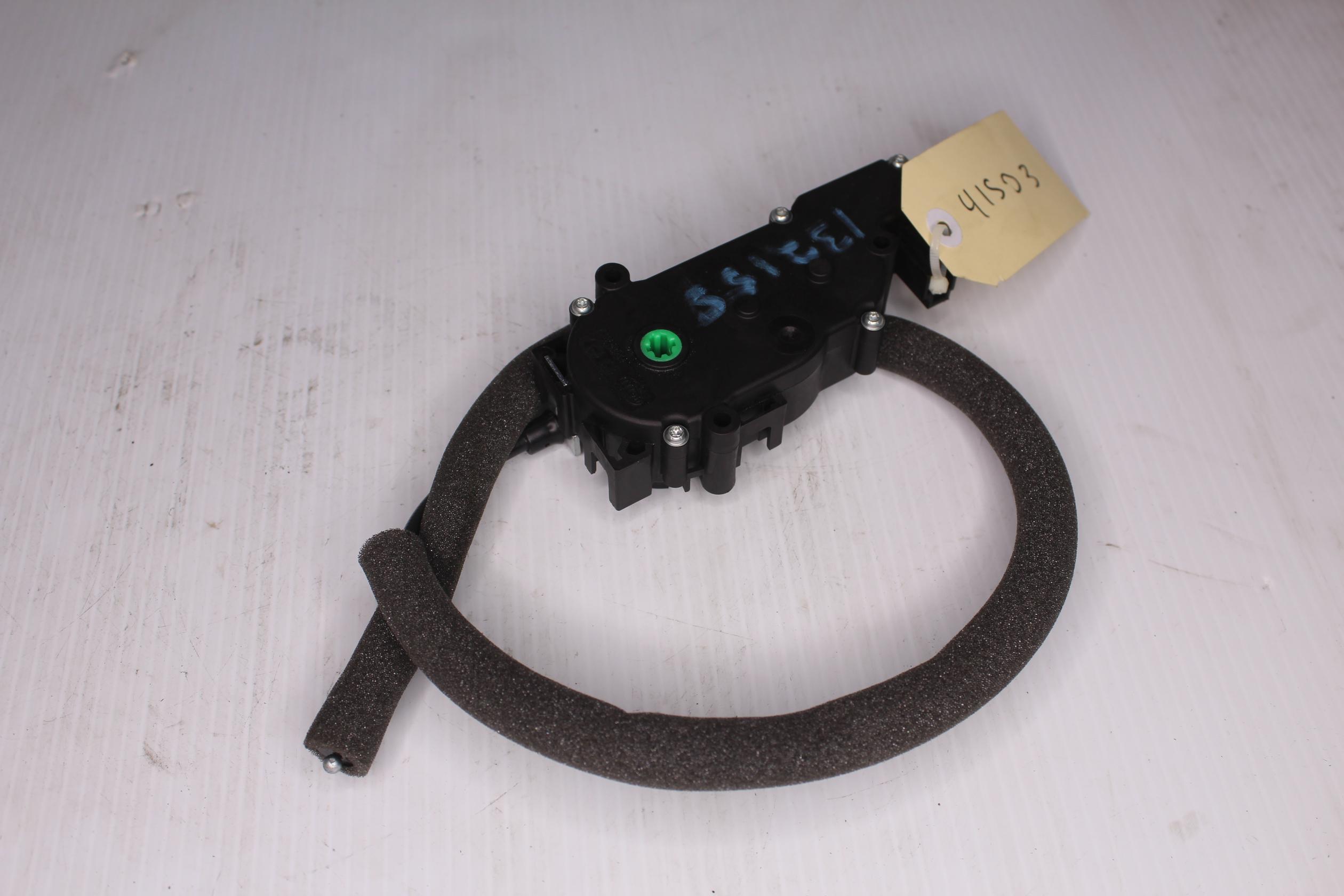 Mercedes Benz W204 boot Trunk Lid Lock w Cable A2047500060 - Image 2