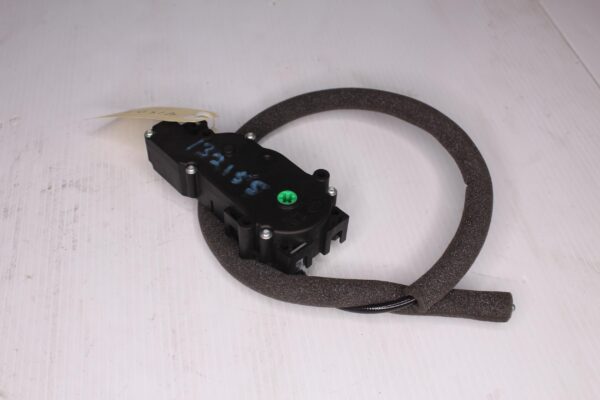 Mercedes Benz W204 boot Trunk Lid Lock w Cable A2047500060